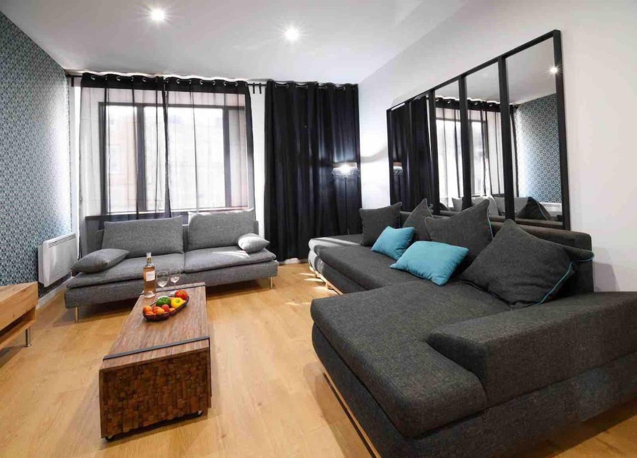 An Authentic Experience With In The Center Apartment *