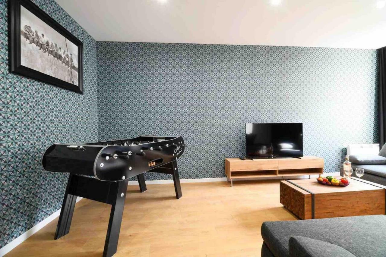 An Authentic Experience With In The Center Apartment *