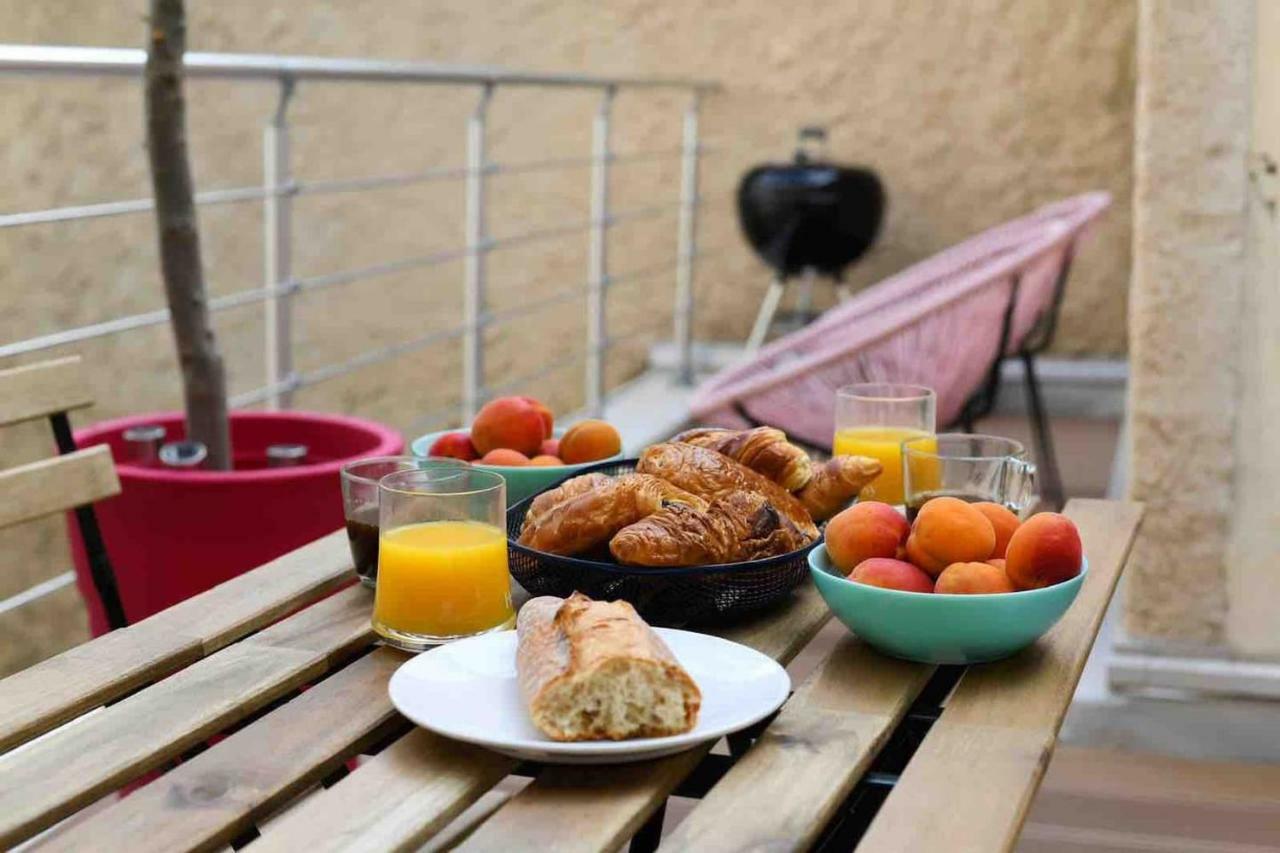 An Authentic Experience With In The Center Apartment Poitiers