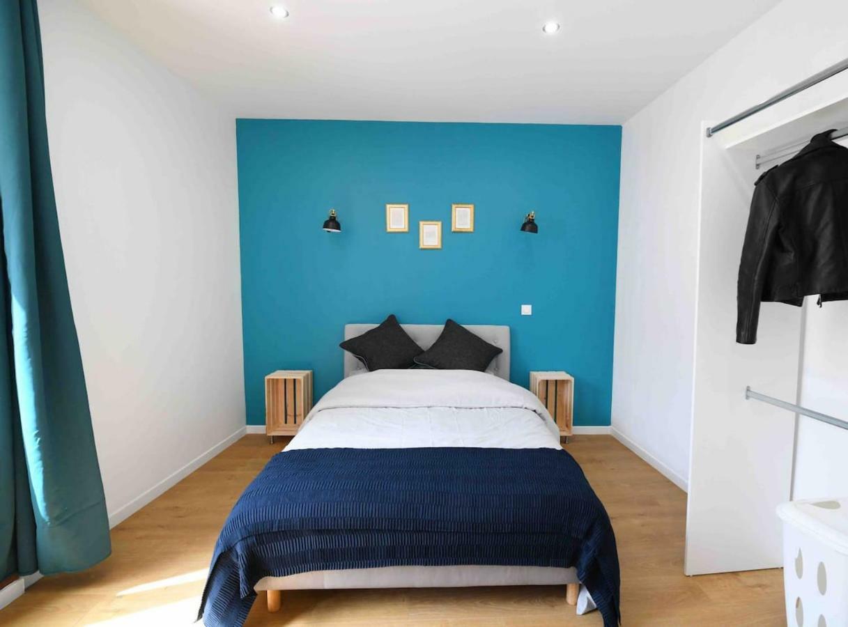 An Authentic Experience With In The Center Apartment *
