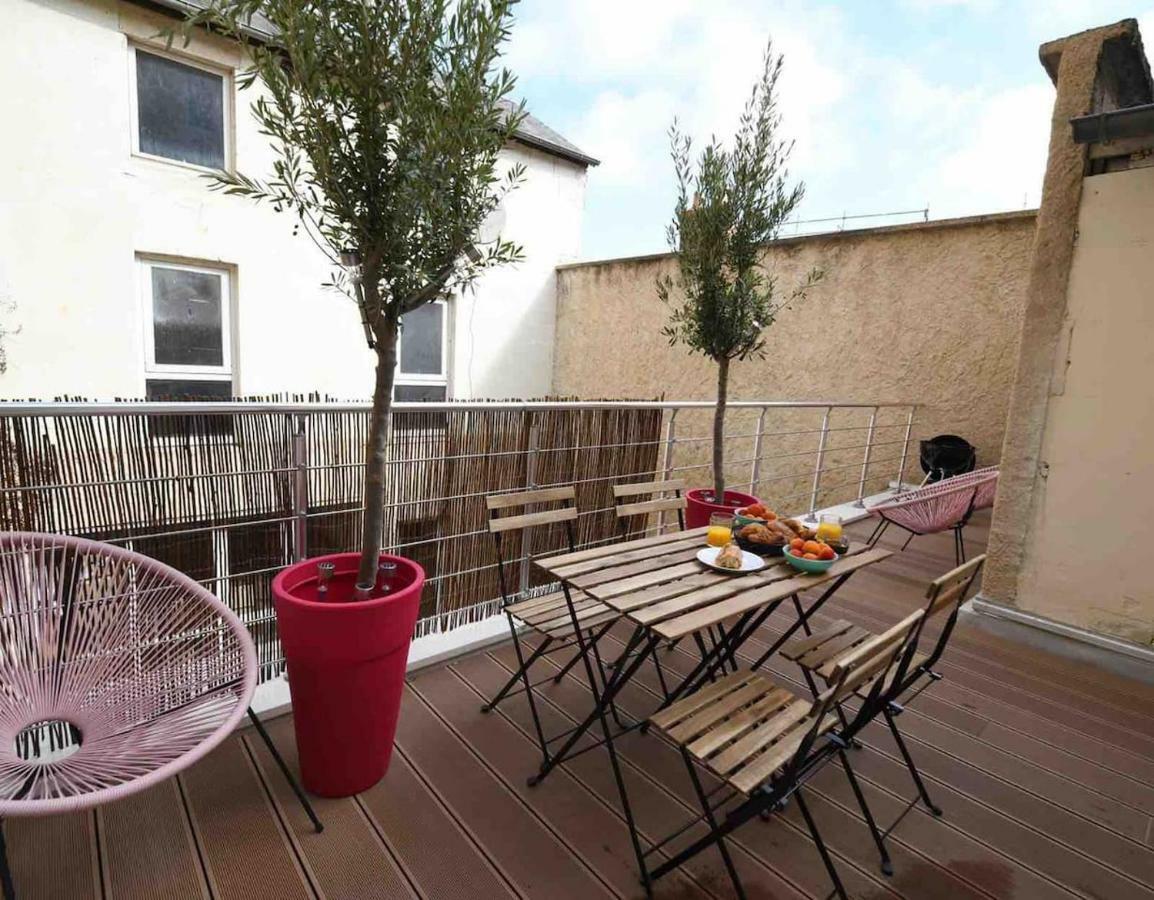 An Authentic Experience With In The Center Apartment Poitiers